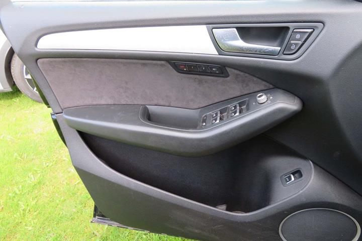Sort Audi Q5 fra 2016