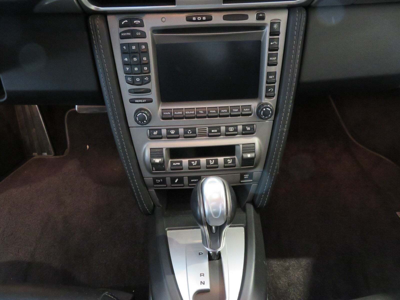 Sølv Porsche 911 Carrera S fra 2006