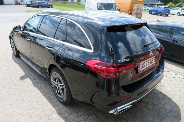 Sort Mercedes C300 e fra 2022