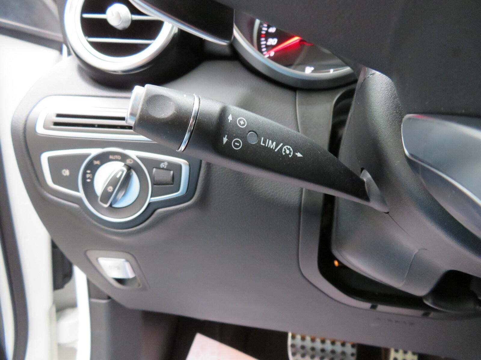 Hvid Mercedes GLC220 d fra 2017