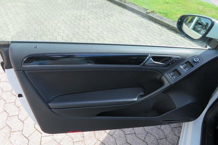 Hvid VW Golf VI fra 2011