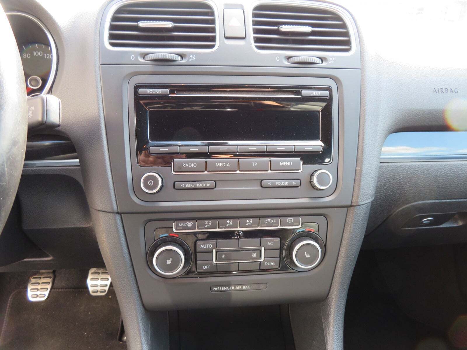 Hvid VW Golf VI fra 2011