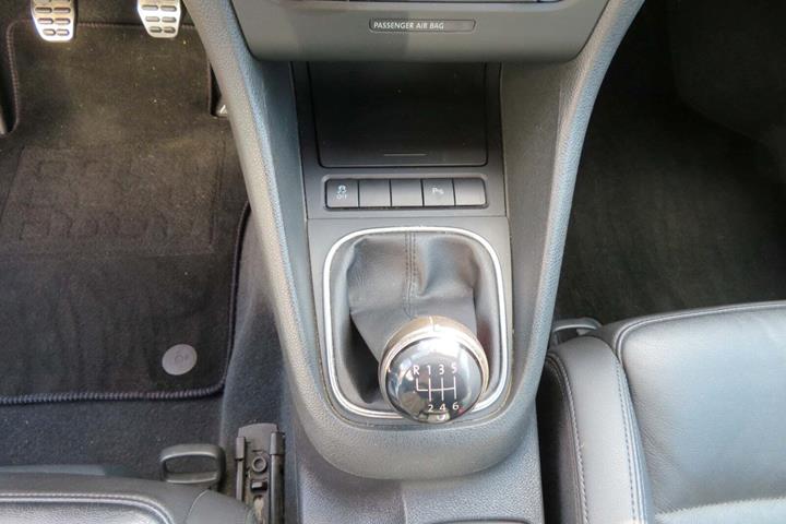 Hvid VW Golf VI fra 2011
