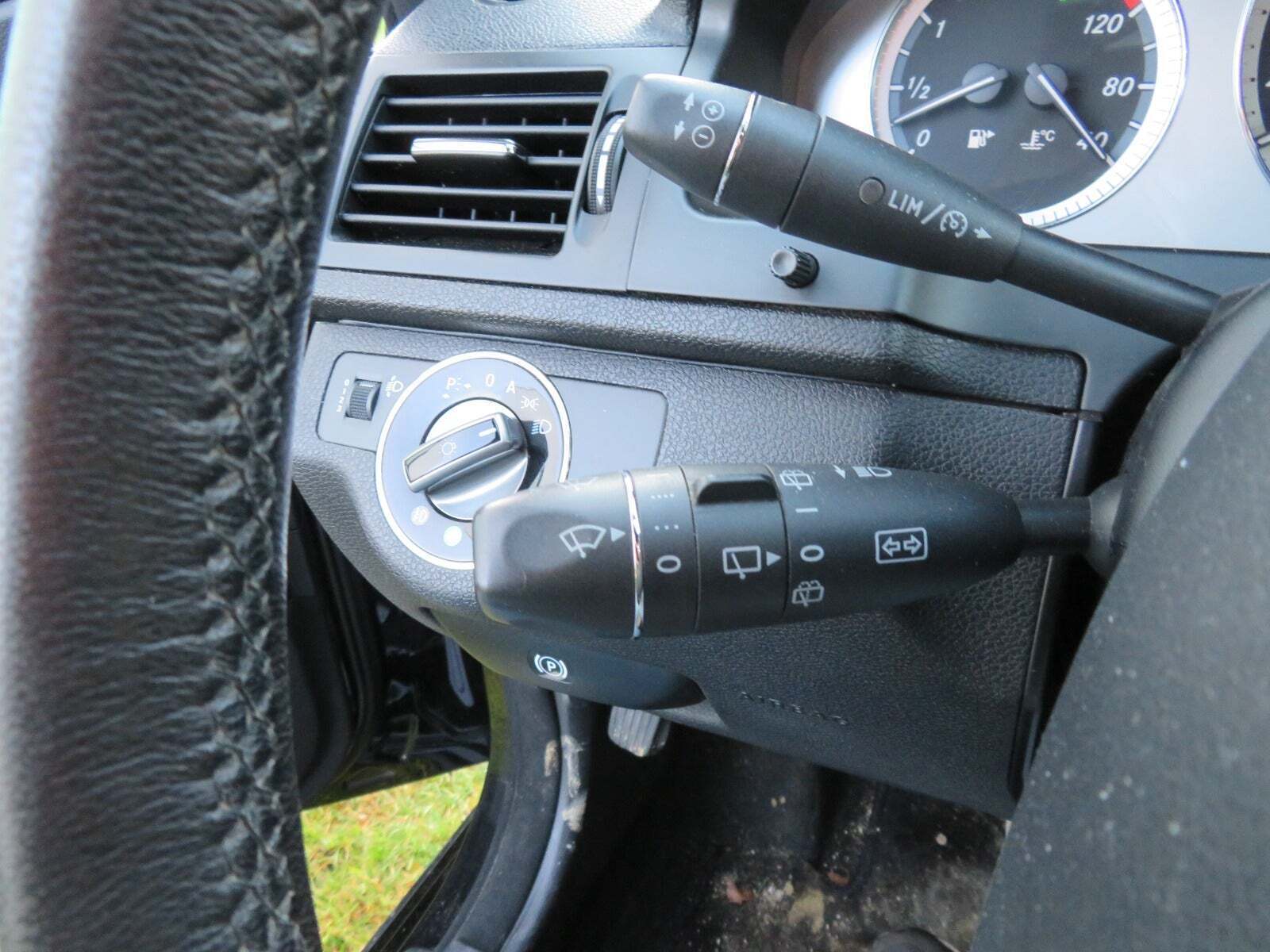 Sort Mercedes C220 fra 2008