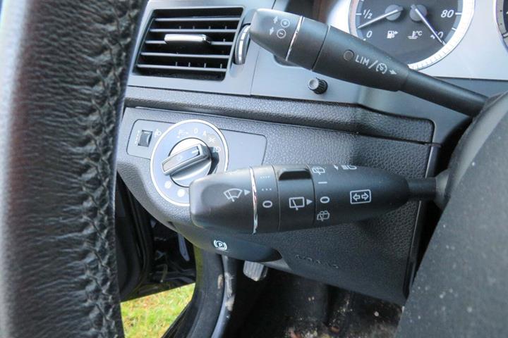 Sort Mercedes C220 fra 2008