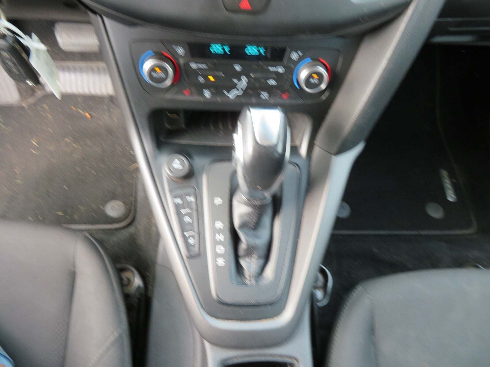 Grå Ford Focus fra 2016