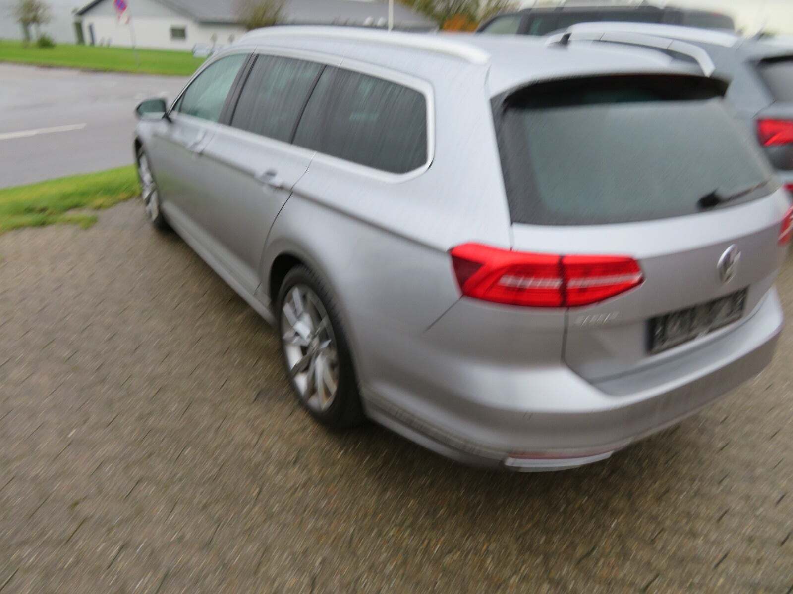 VW Passat 2,0 TDi 240 R-line Variant DSG 4Motion