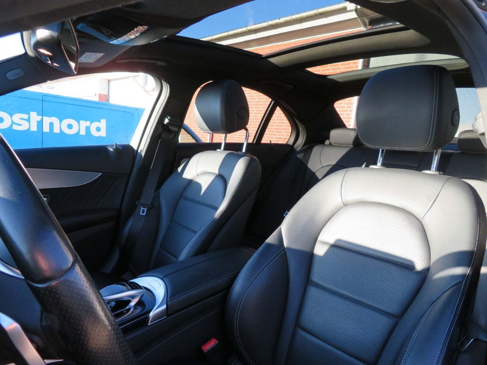 Sort Mercedes C250 fra 2017