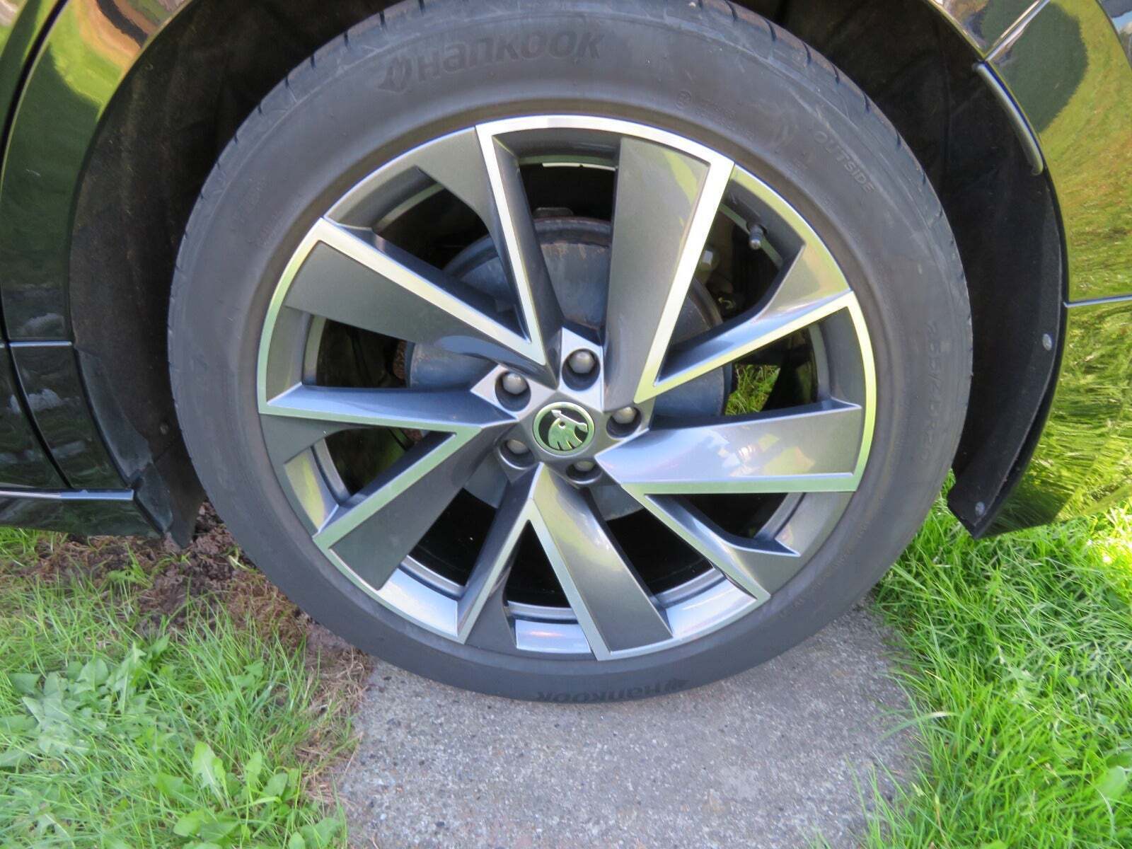 Sort Skoda Enyaq fra 2023