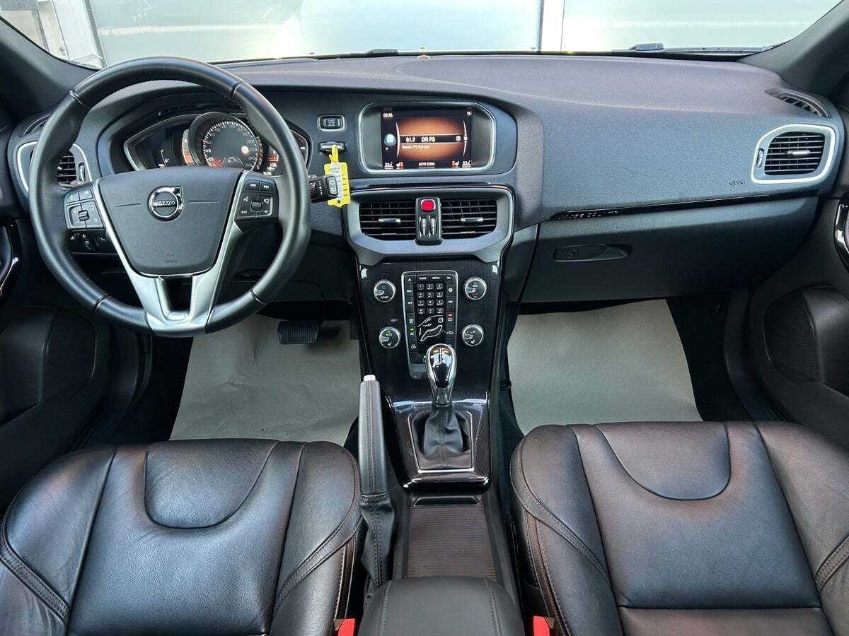 Volvo V40 CC 1,5 T3 152 Momentum aut.