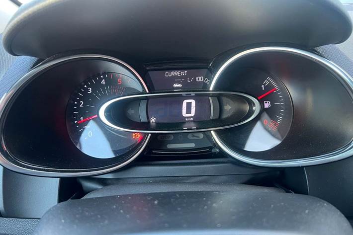 Sølv Renault Clio IV fra 2017