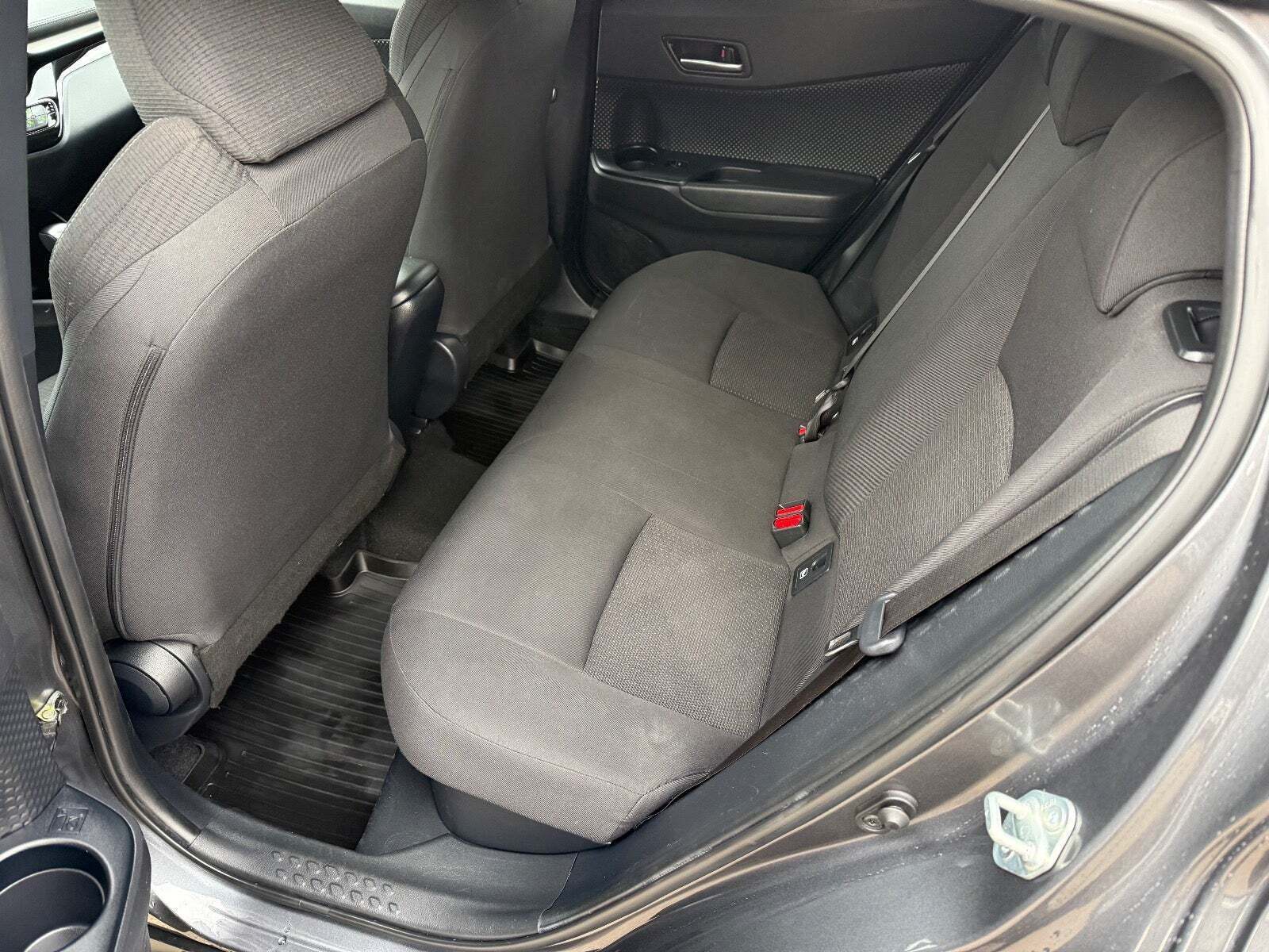 Toyota C-HR 1,8 Hybrid C-LUB Premium CVT