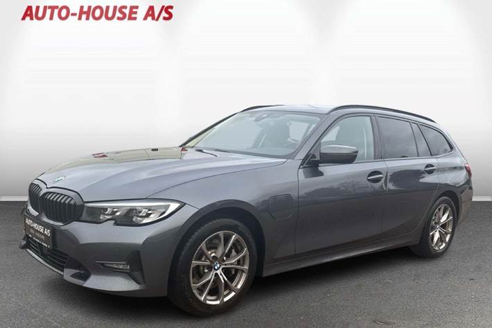 undefined BMW 330e fra 2021 set udefra