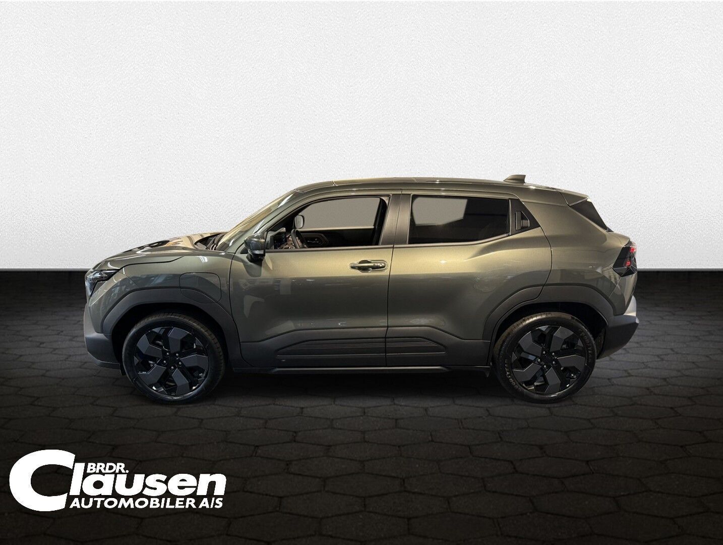 Grøn Suzuki eVitara fra 2025 set udefra