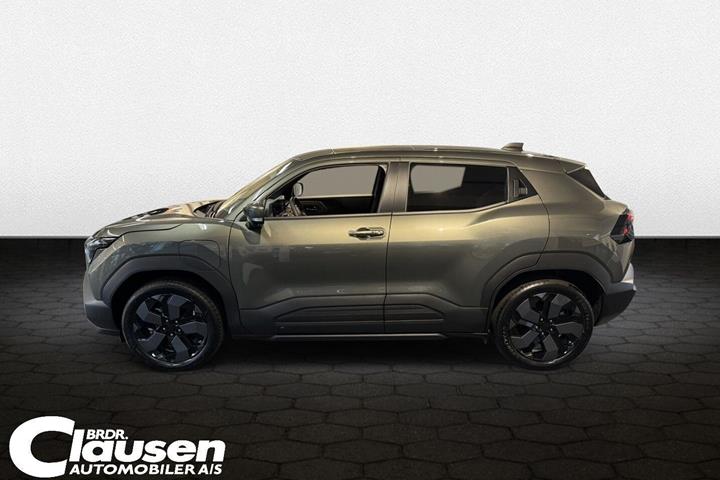 Grøn Suzuki eVitara fra 2025 set udefra