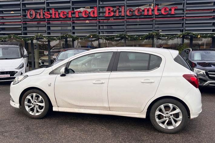 Hvid Opel Corsa fra 2019