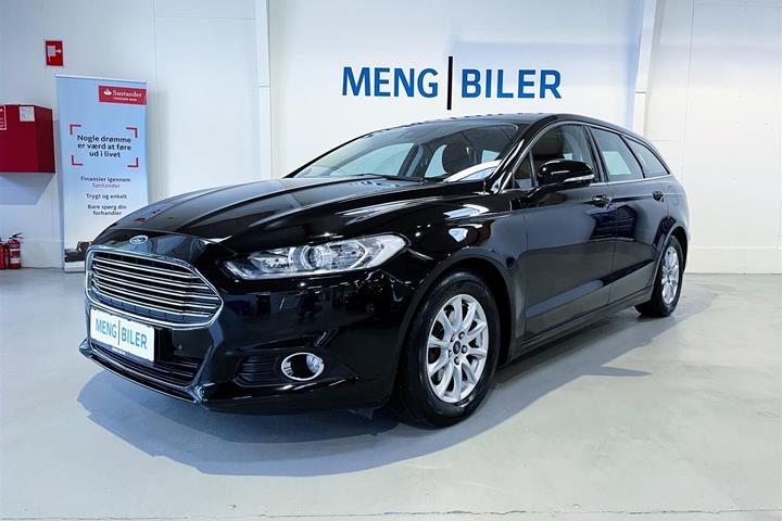 Sort Ford Mondeo fra 2016 set udefra