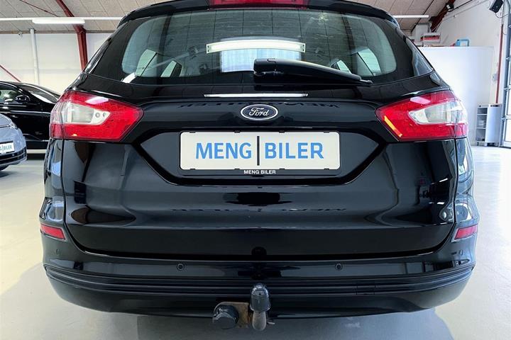 Sort Ford Mondeo fra 2016
