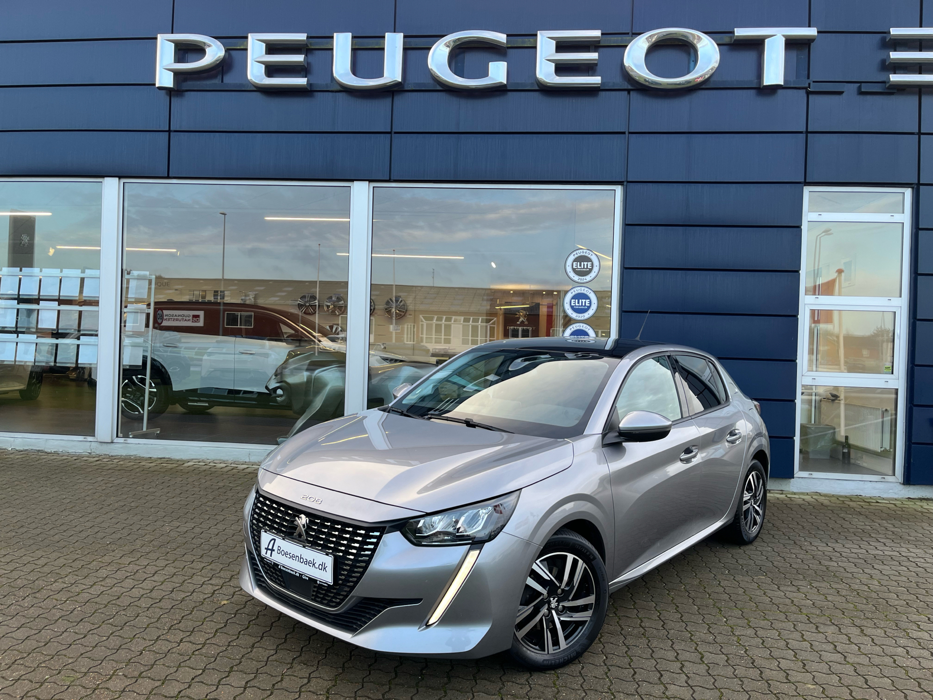 Peugeot 208 1,5 BlueHDi Allure Sky 102HK 5d 6g