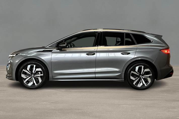 Grå Skoda Enyaq fra 2025