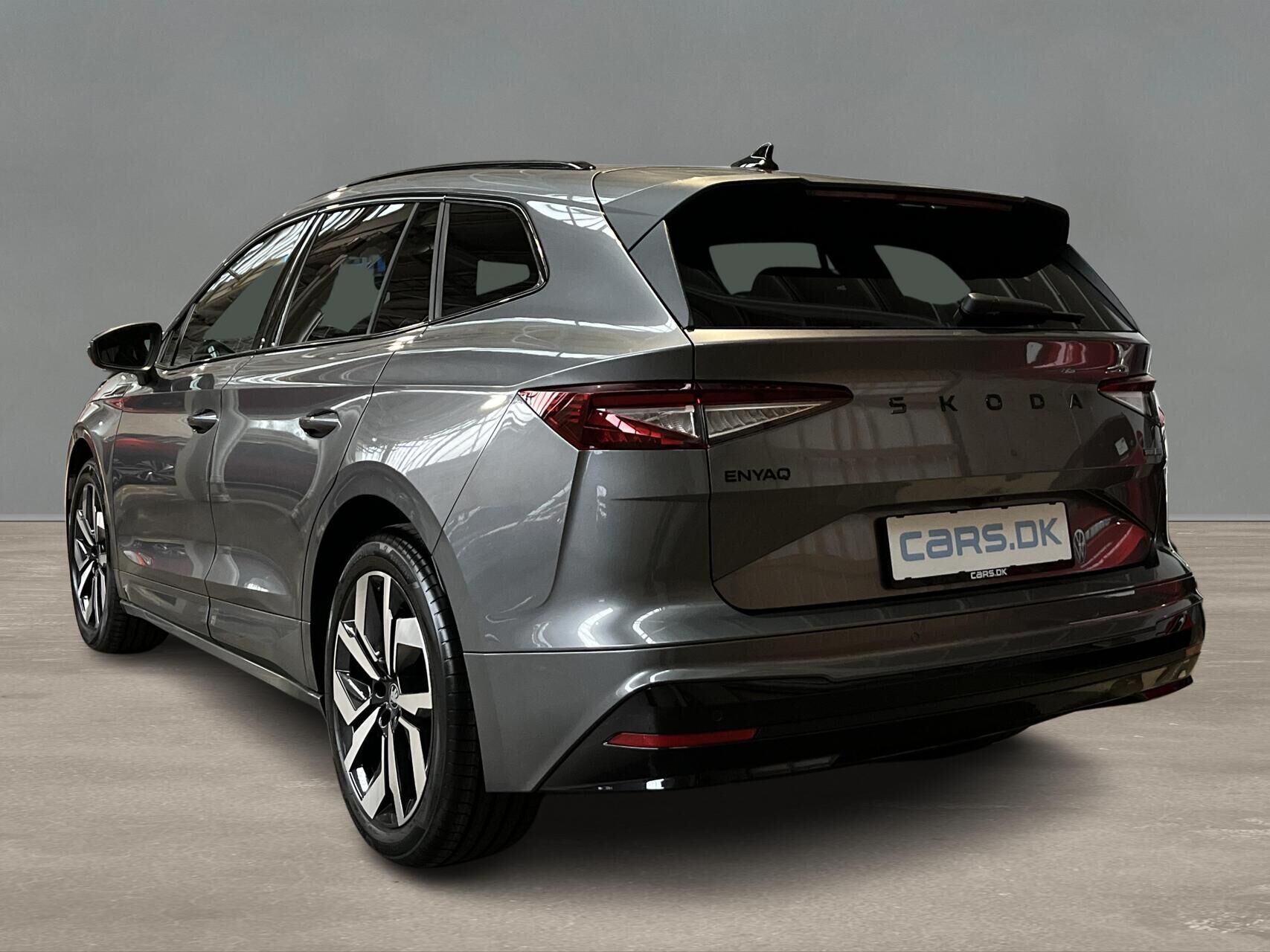 Grå Skoda Enyaq fra 2025