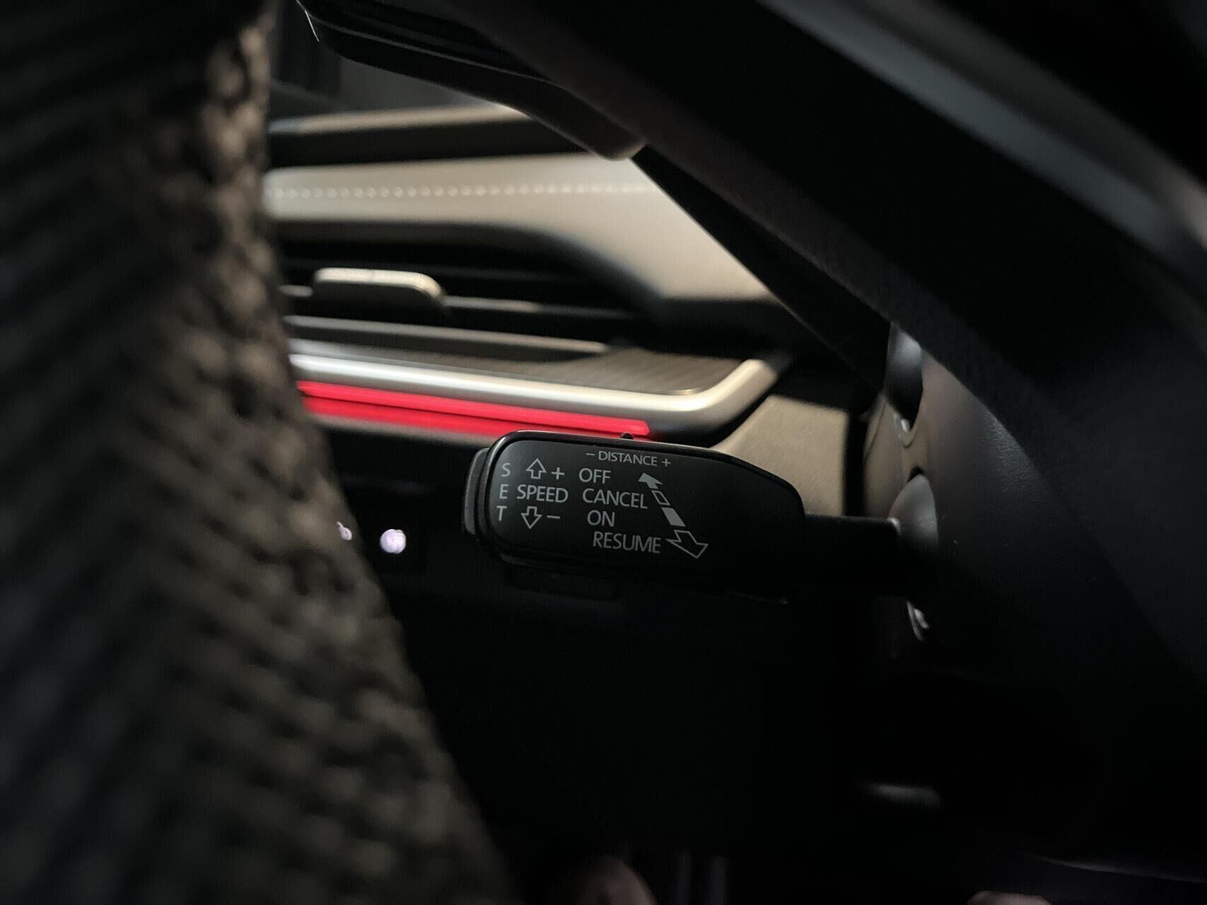 Grå Skoda Enyaq fra 2025
