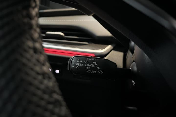 Grå Skoda Enyaq fra 2025