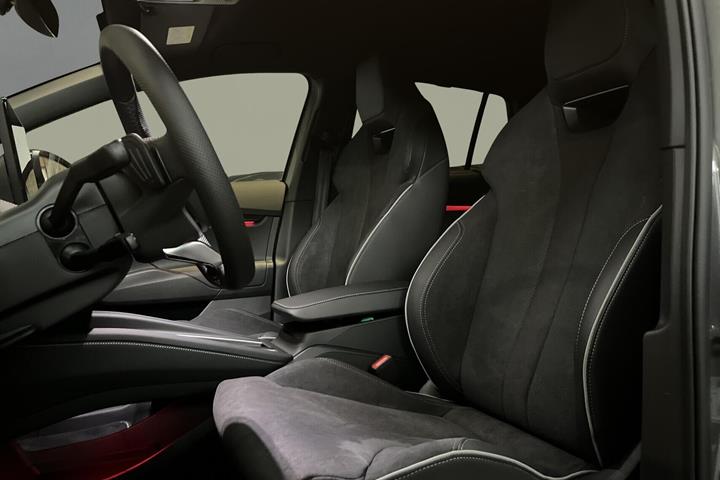 Grå Skoda Enyaq fra 2025