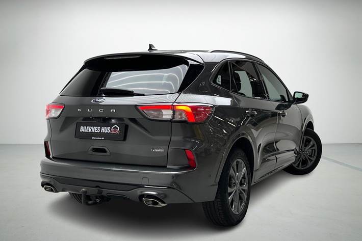 Grå Ford Kuga fra 2021