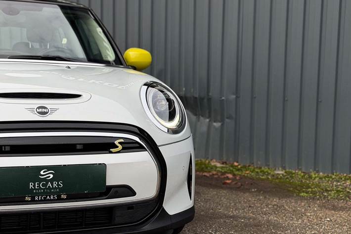 Hvid Mini Cooper SE fra 2022