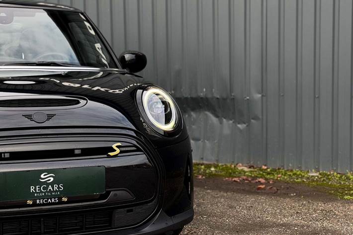 Sort Mini Cooper SE fra 2023