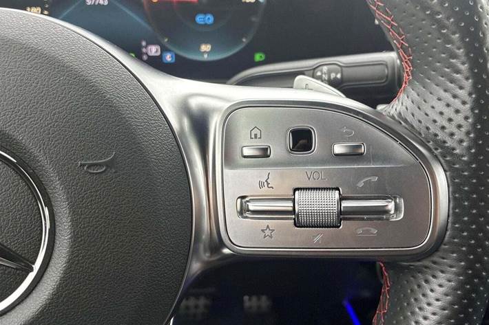 Sort Mercedes EQA250+ fra 2023