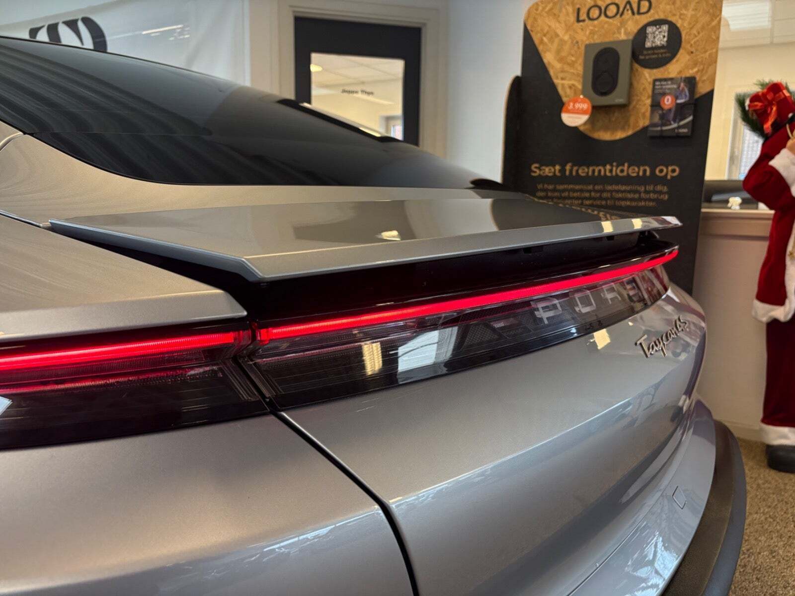 Sølv Porsche Taycan 4S fra 2021