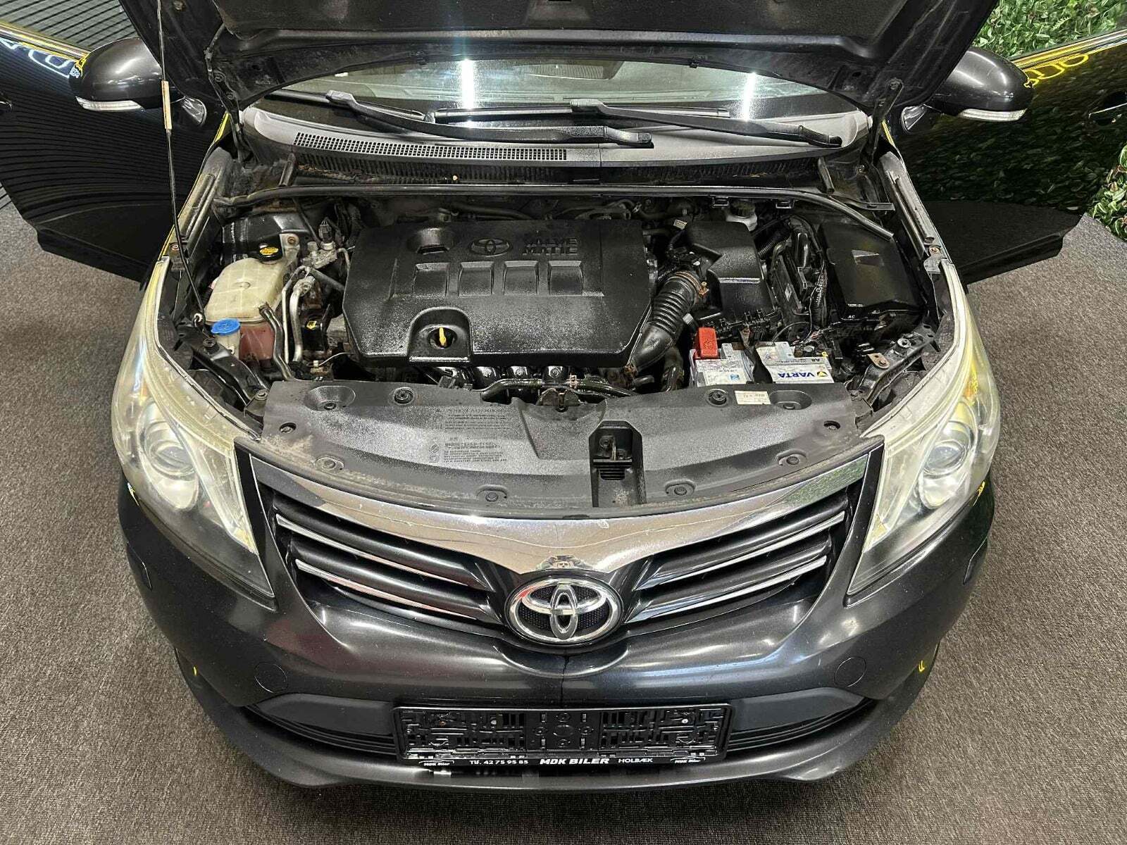 undefined Toyota Avensis fra 2012