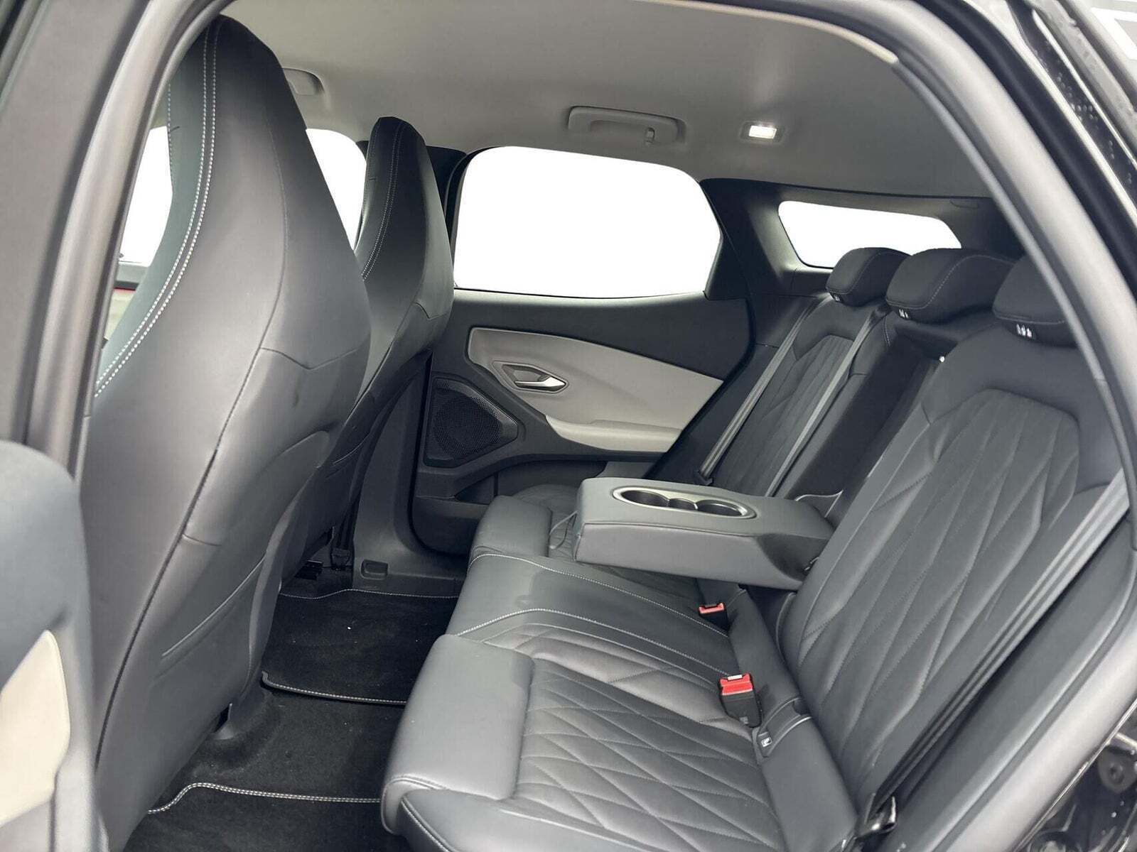 Ford Explorer 82 Premium Extended Range