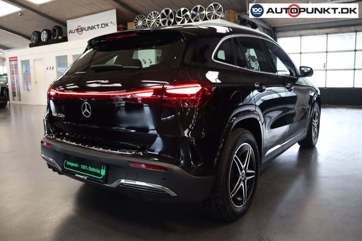 Sort Mercedes EQA250+ fra 2024