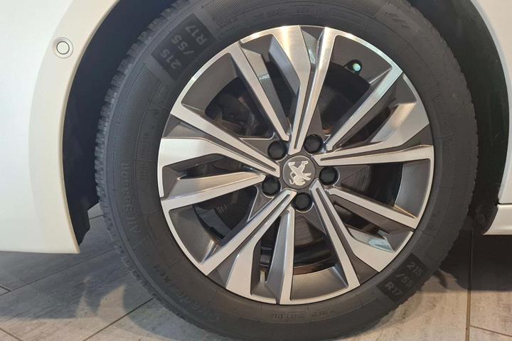 Hvid Peugeot 508 fra 2022