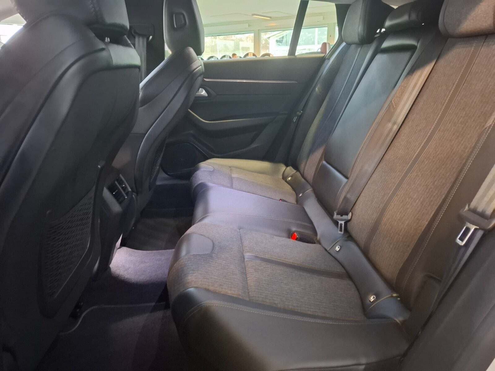 Hvid Peugeot 508 fra 2022