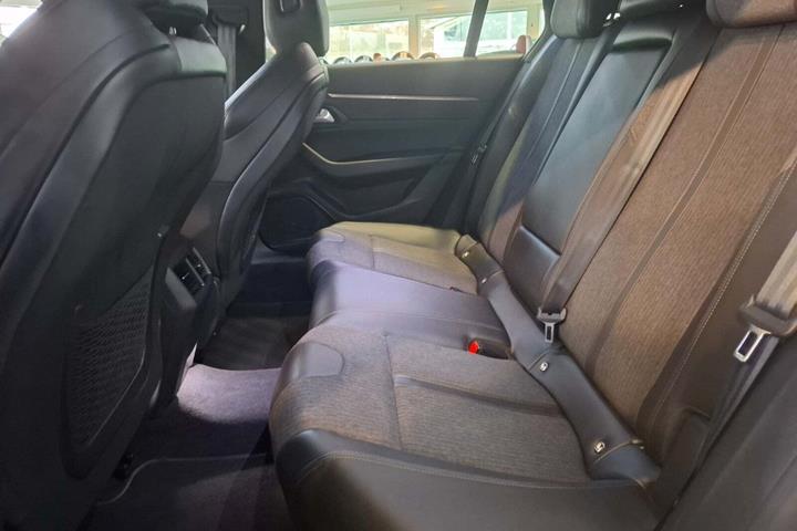 Hvid Peugeot 508 fra 2022