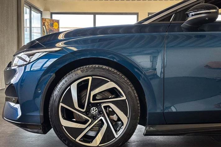 Blå VW ID.7 fra 2025