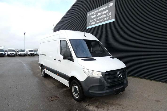 Hvid Mercedes Sprinter 319 fra 2020