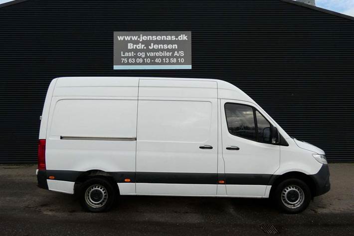 Hvid Mercedes Sprinter 319 fra 2020
