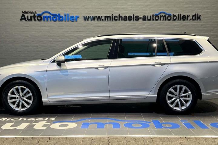 Sølv VW Passat fra 2021