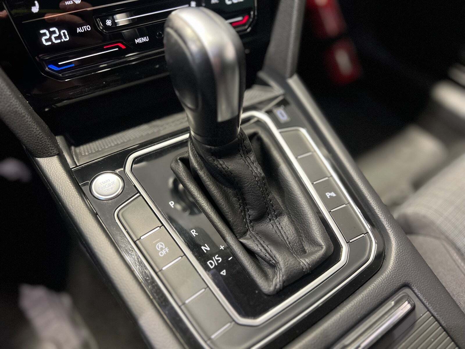 Sølv VW Passat fra 2021