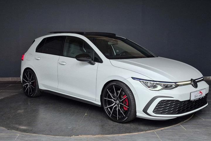 Hvid VW Golf VIII fra 2021