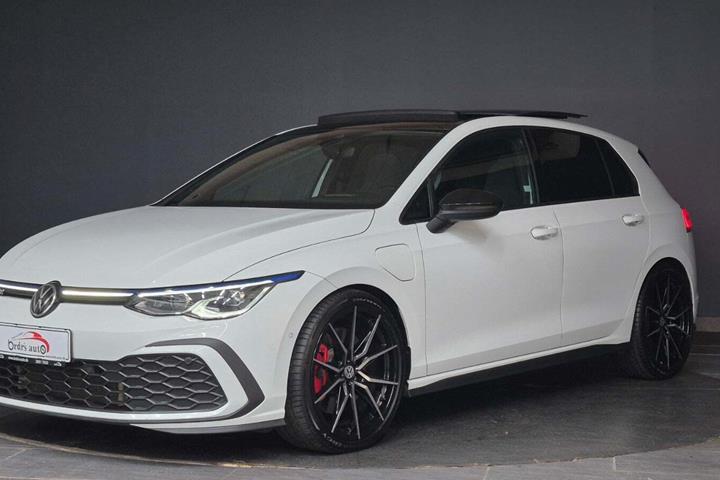 Hvid VW Golf VIII fra 2021