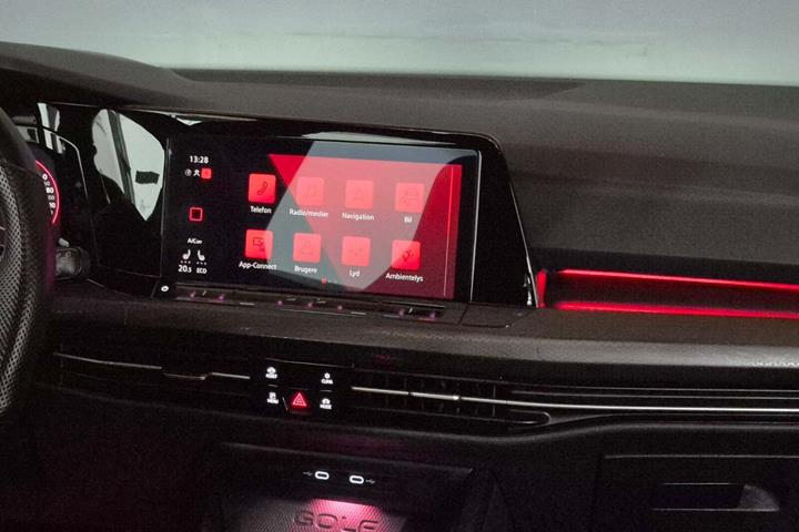 Hvid VW Golf VIII fra 2021