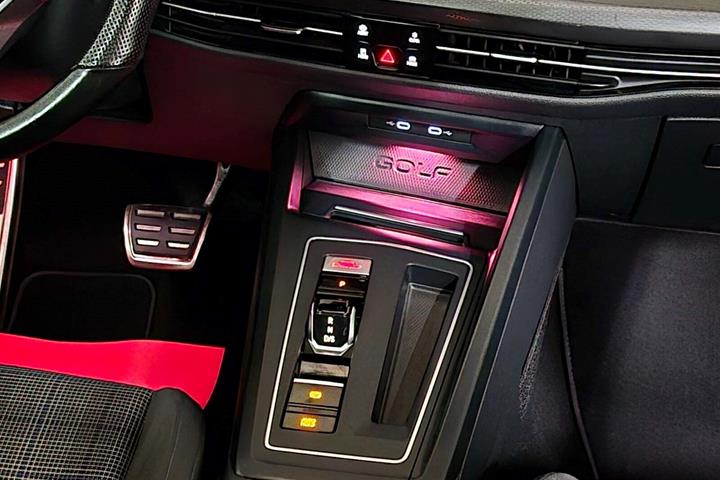 Hvid VW Golf VIII fra 2021