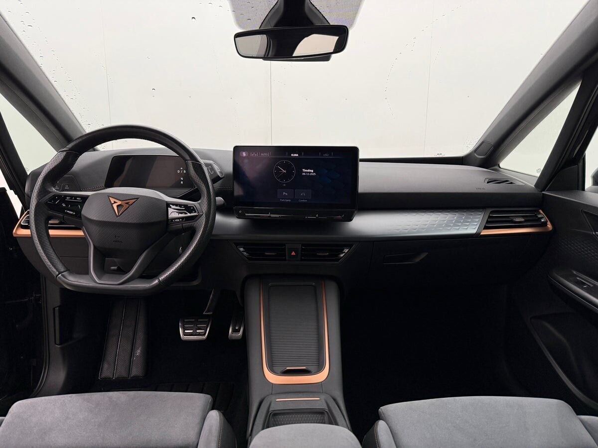 Grå Cupra Born fra 2023