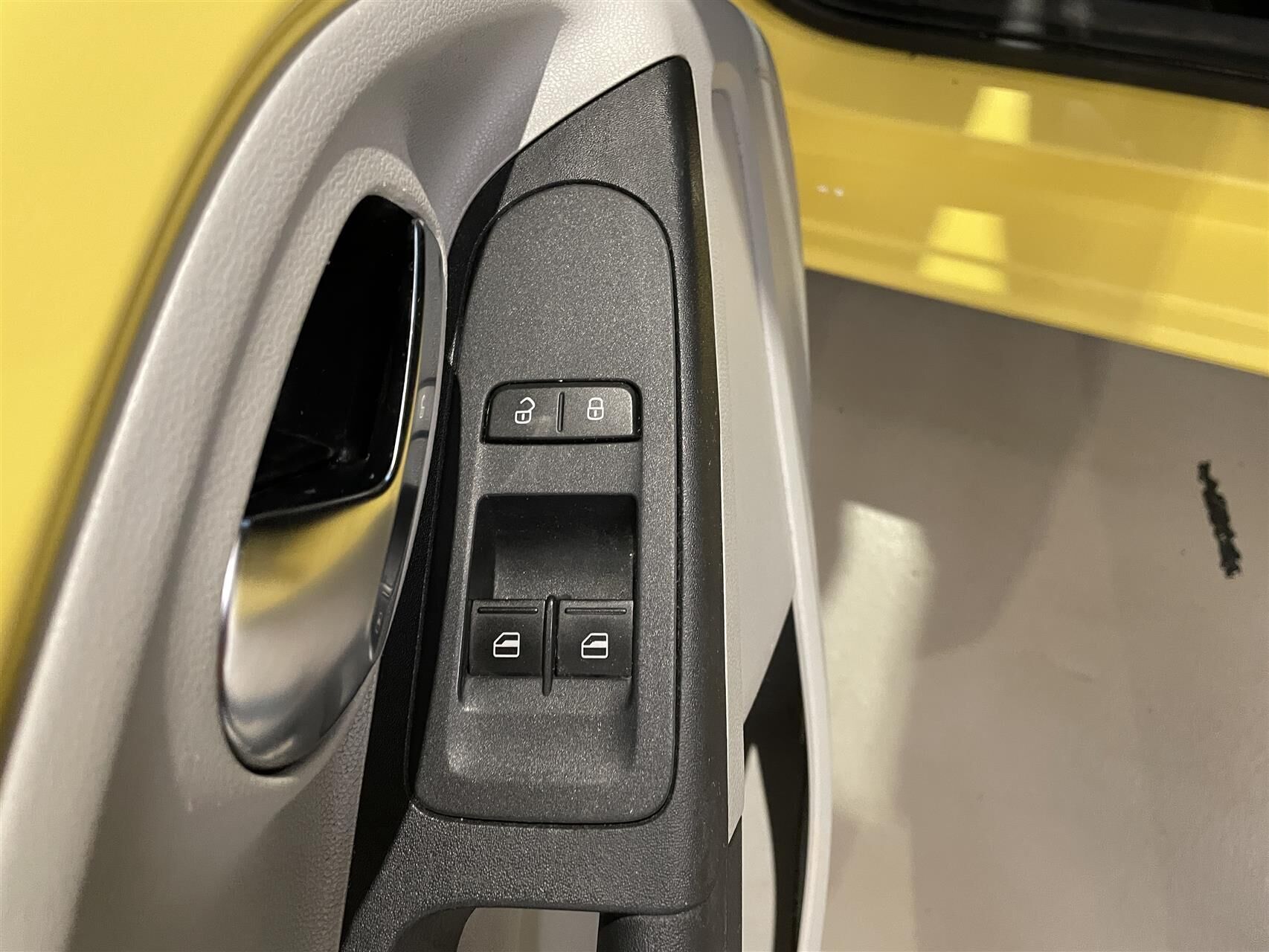 Gul Seat Mii fra 2016